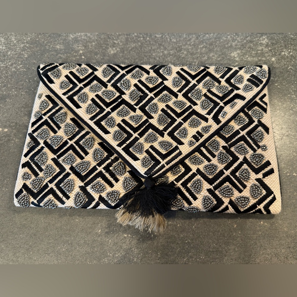 Shirdee beaded & woven clutch/crossbody in cream, black, & gray with tassel